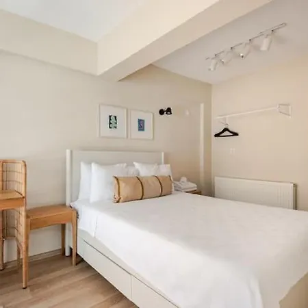 Apartment Chic In The Center Of Alsancak *